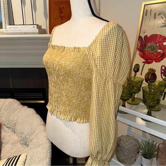 UO Gingham Cinched-Sleeve Blouse - Picture 6 of 7